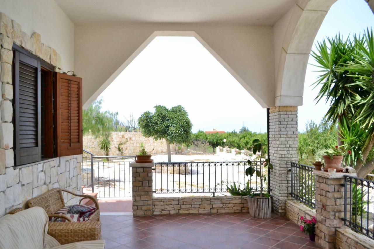 Villa Rosa - Ai Piedi Dell'Etna Brucoli Exterior photo